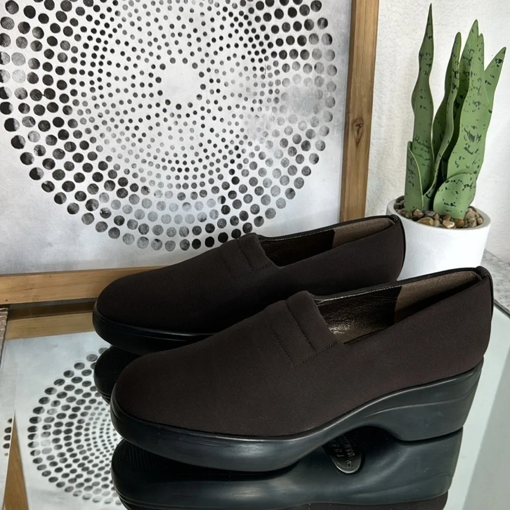 Stuart Weitzman Women's Brown Stretch Rubber Platform Shoes Size 9 M
